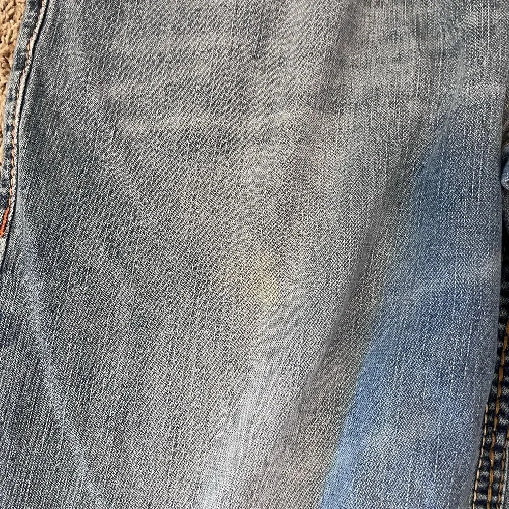 True Religion Straight Leg Big Bobby T Light Wash Blue Denim Jeans 42x33 (42x32)